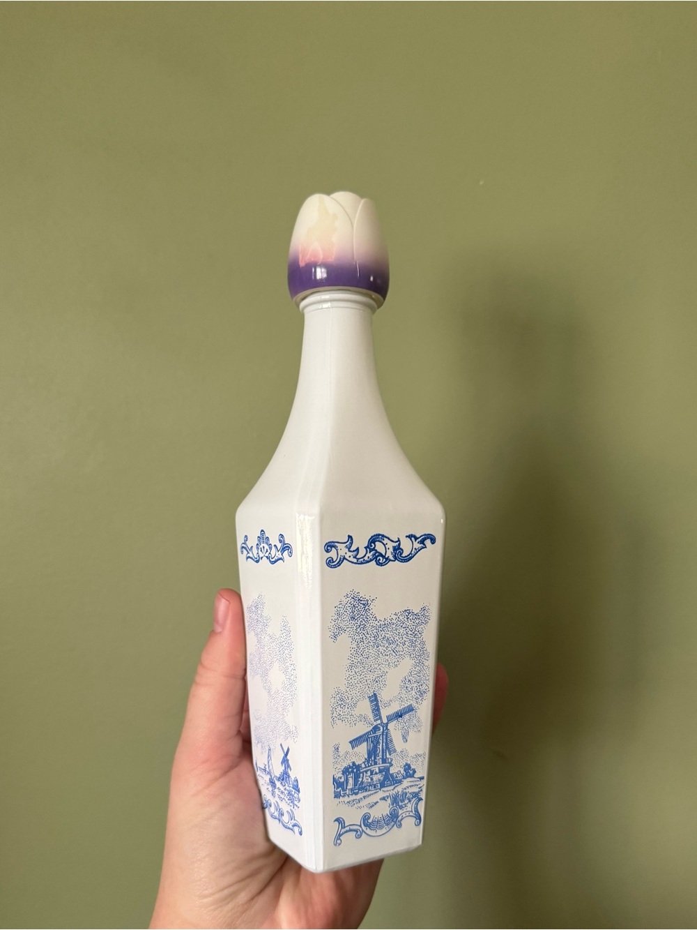🌷Vintage 1970’s Delft Vanderbilt Liquor Bottle🌷